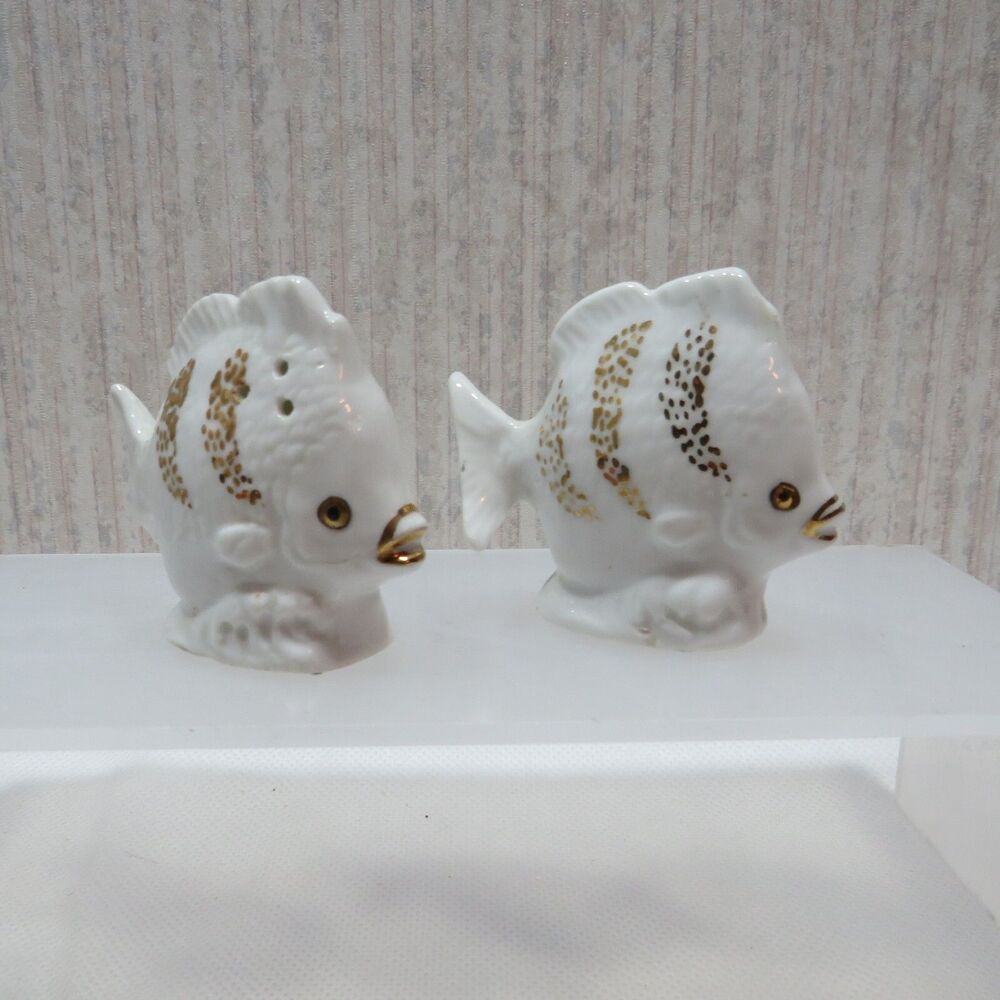 VINTAGE SMALL PORCELAIN WHITE FISH SALT AND PEPPER SHAKERS